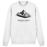 Arvenzo Summit Point sweatshirt in Arctic White, front view showing a cozy, classic sweatshirt with a round neckline and soft fabric.
